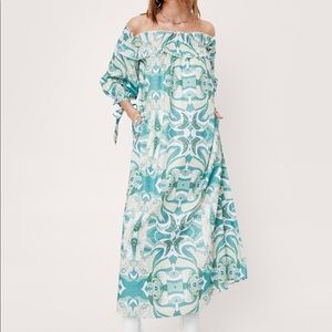 NWT Paisley retro off the shoulder smock dress